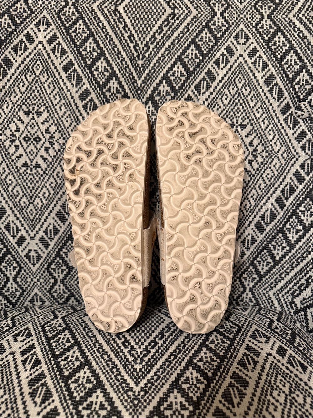 Birkenstock Gizeh Suede Thong Sandals in Blush with Gold Accents - Picture 3 of 4